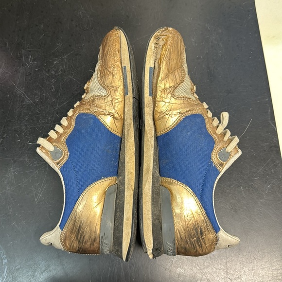 Well loved retro gold Golden Goose - Picture 8 of 8